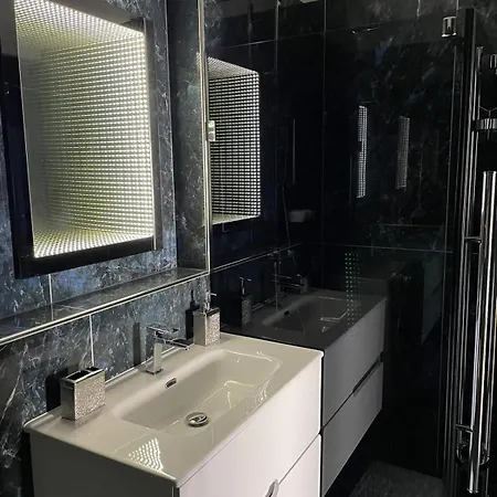 Exclusive Riverbank Torunska