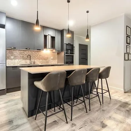 Exclusive Riverbank Torunska דירה
