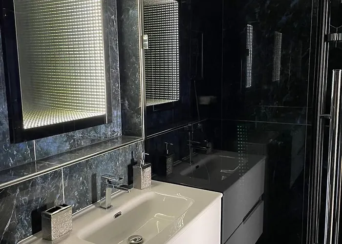 Exclusive Riverbank Torunska